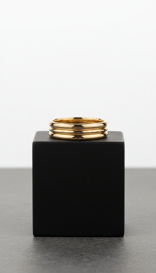 Stacked gold ring set