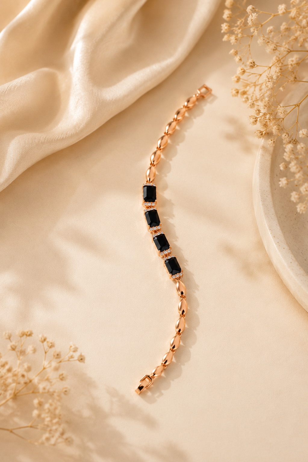 Elva‘s Black Grace Bracelet